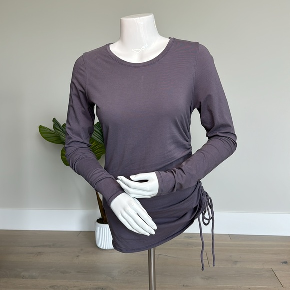 Lululemon Ladies top - Picture 3 of 8